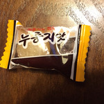 アリラン食堂 - 帰りの貰う「おこげ飴 （ヌルンジサタン） キャンディー」