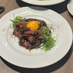 Cheese Meets Meat - 牛肉ユッケ