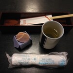 歌行燈 本店 - エビせんが付いてくる