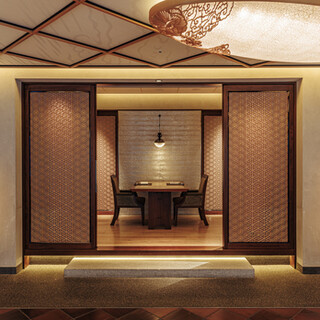 会席個室（4席）
                                          扉を閉めることも可能です