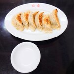 味楽 - ■ ギョウザ (6個)、600円
