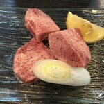 炭火焼肉 邑 別所別邸 - 特上タン