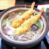 六平うどん - えび天入り鍋焼きうどん