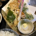 旬菜の味わい がら里 - 天ぷら定食の天ぷら
