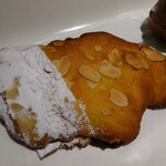 La BOULANGERIE d'a Cote - クロワッサンオザマンド