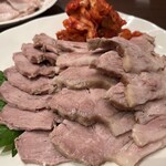 万宝家 - 蒸し豚（キムチ付き）