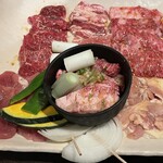 とがし肉家 - 『だんらん家族盛り』