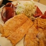 Yoshikawayahonten - 日替わり定食972円のピカタとロールチキン