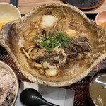 大戸屋 - 料理写真:国産黒毛和牛のごほうびすき鍋定食、ご飯大盛り