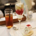 アトリエコータ - 洋梨のパフェ