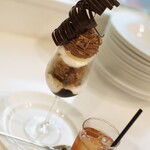 アトリエコータ - 神楽坂限定のチョコパフェ