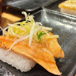 沼津魚がし鮨 御殿場アウトレット店 - 炙りサーモン