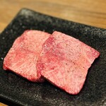 焼肉 ジャンボ 篠崎本店 - 黒毛和牛上タン