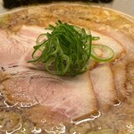 ラーメン GINZA  TON BOX - 醤油ラーメン