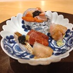 乙味 あさ井 - 工夫された造り、キラキラに見えます。