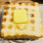 ペリカンカフェ 麻布台ヒルズ店 - 網焼きトースト