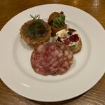 カーヴ - アミューズ