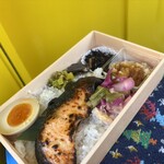 ブランジュリー パリの空の下 - すみさわさんでお弁当も買って‥お昼。