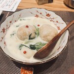 おばんざい KURUMI - エビのツミレのクリーム煮