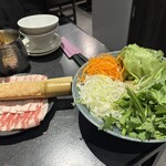 鍋と雑炊 池袋店 - 