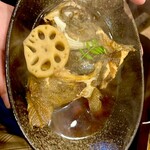 魚処 おぎた - おまかせ定食の煮魚　もう置く場所がないですっ！！