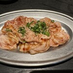 焼肉ホルモン酒場 まる助 - 【2025.12.26(金)】タレ生ホルモン528円