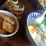 トチロヲ - ミニチャーシュー丼と餃子は外せません！