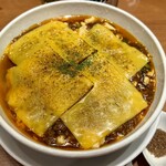 蝋燭屋 - 焼きチーズ麻婆麺1,600円
      チーズトッピング200円
      痺れ激増し100円