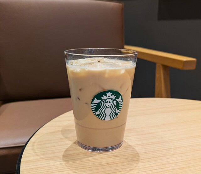 スターバックスラテ」は、エスプレッソにミルクをタップリと注いだラテ