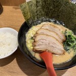 横浜家系らーめん 雷家 - 