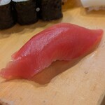 魚屋さんの新鮮回転寿司 - マグロ