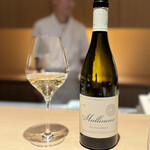 日本料理FUJI - 南アのシュナン・ブランはロワールと比べるとボリュームがあるタイプが多いですね。品種の個性である、余韻の酸も静か。
      この日のお料理だと、蓮根のおかき揚げや、胡麻香る柿の白和え、海老芋あたりにいいですね♪