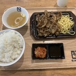 牛角 焼肉食堂 - 料理写真:おっ、こんな感じね