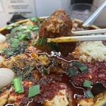 らーめん護什番 - 豚はチャーシューでなくブロック肉が入ってます