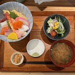 芝富士酒場 さく家 - 海鮮丼