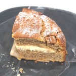 チリムーロ - チーズクリーム・サンドイッチ・ケーキ　650円