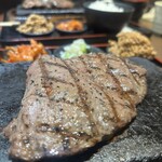感動の肉と米 - 料理写真:ロースステーキ レギュラー