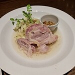 ニユートーキヨービヤホール - アイスバイン（ハーフ）