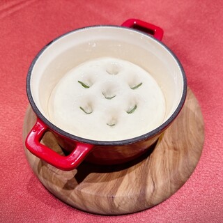 サーラ ビアンキ アル・ケッチァーノ_1