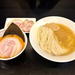 らぁ麺 飛鶏 - 地鶏と鶏魚のつけそば大盛(みそ仕立て),豚増し