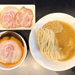 らぁ麺 飛鶏 - 地鶏と鶏魚のつけそば大盛(みそ仕立て),豚増し