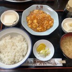 太陽食堂 - 週替わりエビチリ定食