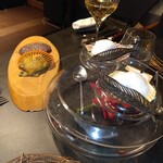 LAINE INAMURAGASAKI - アミューズ（ヒオウギ貝）