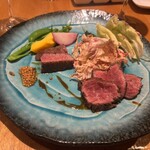 ダルマット - お肉（三角？）　右のやつはローストビーフぽい