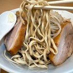 自家製ラーメン大者 - ワシワシの麺　これで合ってるのか最初は戸惑いがありましたが、食べ進めるともやしと麺のバランスが絶妙だと気付きました