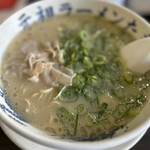 長浜ラーメン くにえぃ たま屋 - 博多豚骨長浜ラーメン（麺カタメ）
650円