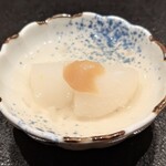 神田錦町 鮨たか晴 - 蕪の炊いたん