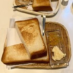 喫茶 穂高 - トースト ¥450- (税込)