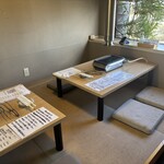 精肉屋の倅がただただ旨い肉を出す店 焼肉たけよし - お座敷