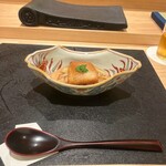 鮨 こん藤 - メイクイーンのキノコ出汁がけ